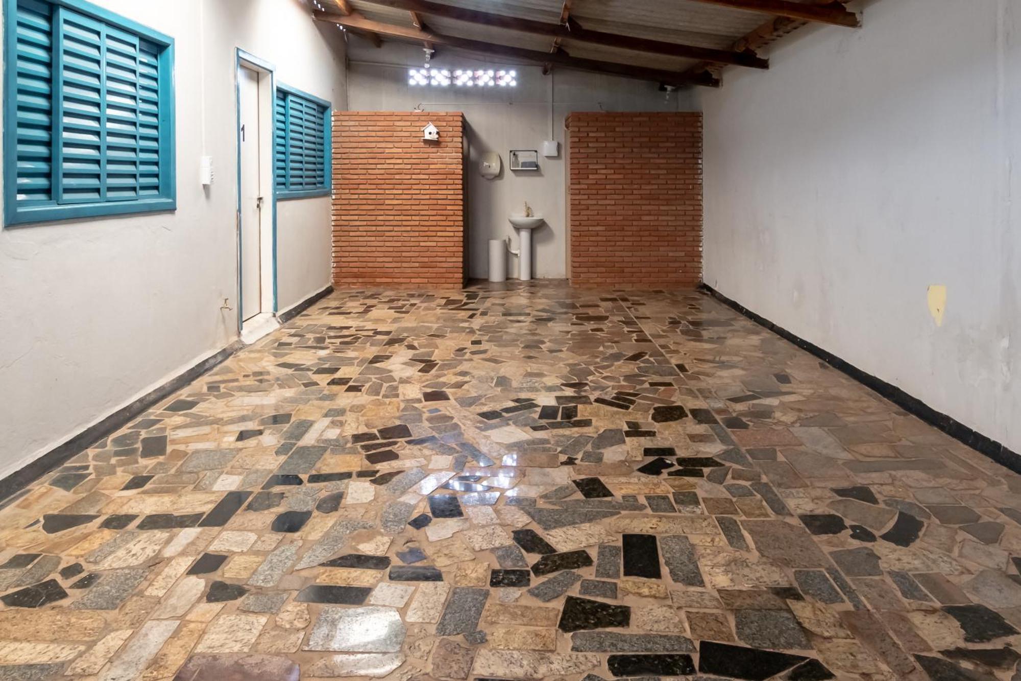 فندق Pousada Roosevelt Quarto 03 - Pousada Central Prox Rodoviaria E Dist Industrial Uberlândia المظهر الخارجي الصورة